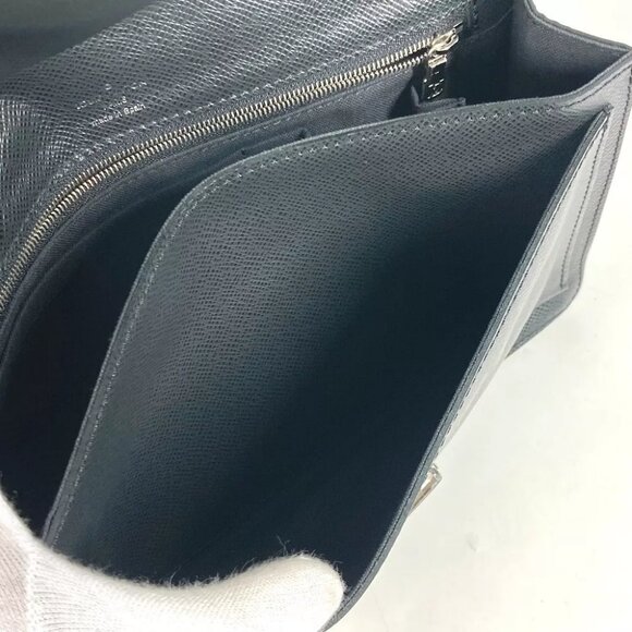 LOUIS VUITTON Taiga Belair Bag Pouch Clutch Bag with Strap - Picture 14 of 16